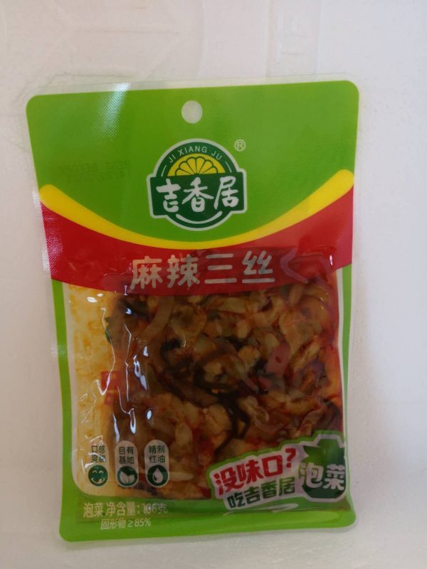 吉香居麻辣三丝  GEMISCHTES GEMÜSE IN CHILIÖL 106g