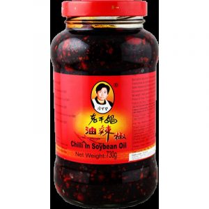 老干妈 油辣椒 730g - ERDNÜSSE IN CHILLI ÖL